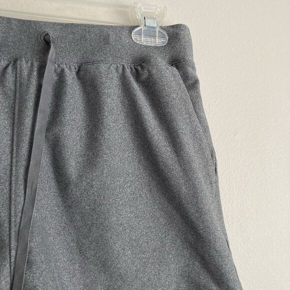 Old Navy Active Powersoft Womens Gray High Rise Go Dry Shorts Size Medium - Picture 3 of 6